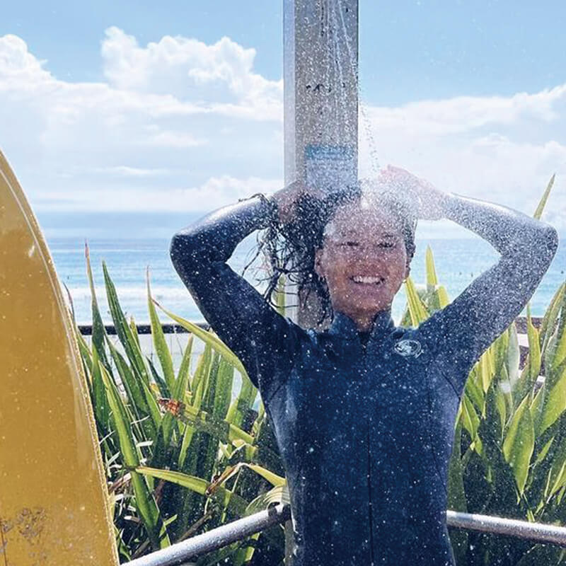 奥秋 李果 / Rika Okuaki